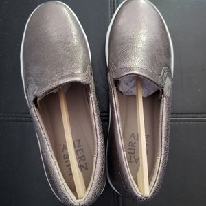 Brand new Naturalizer slip on leather shoes